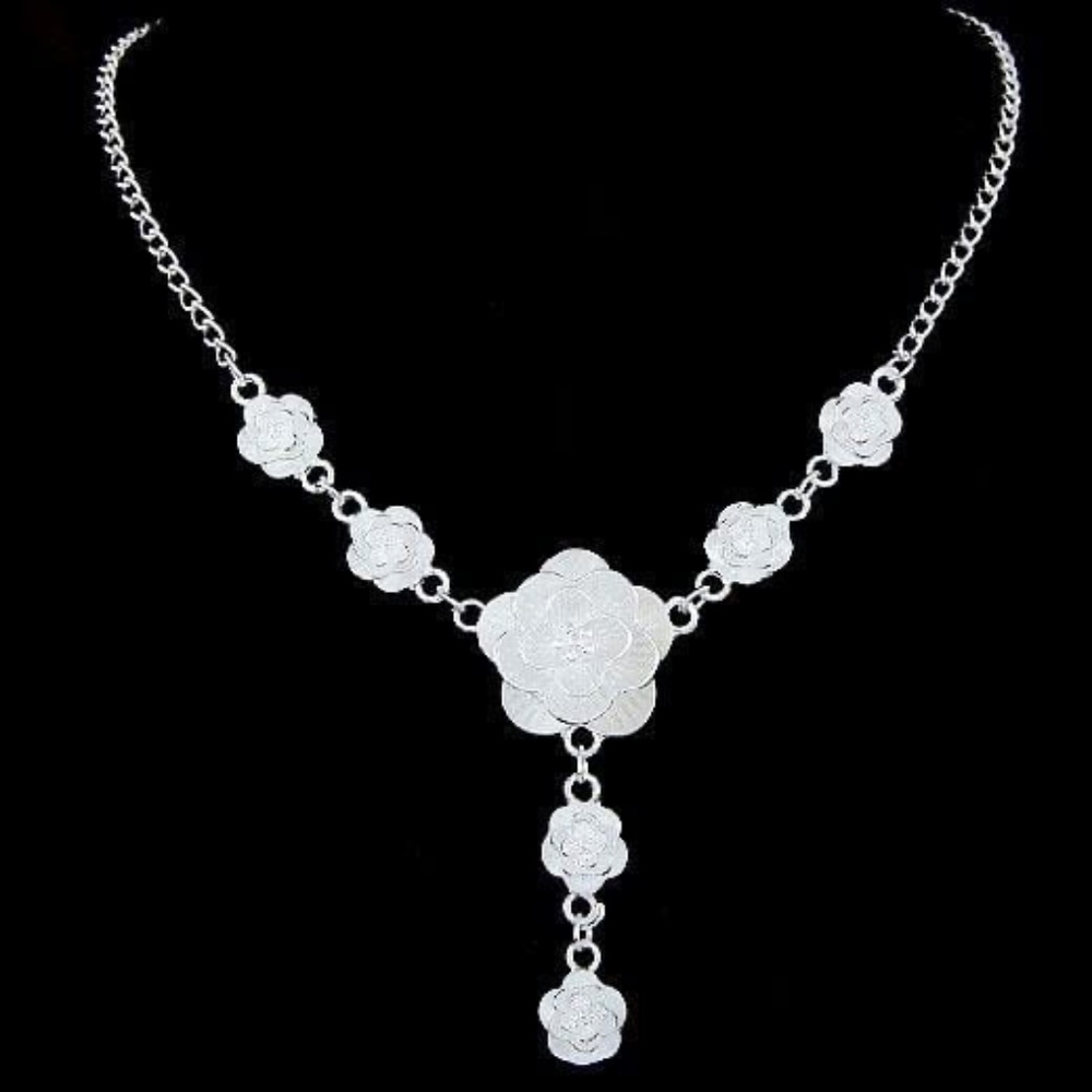 Womens White‎ Flower Silver Tone Necklace